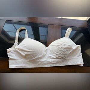 3x Truekind Wirefree Bra NWOT. Smoke and pet free home. Cream